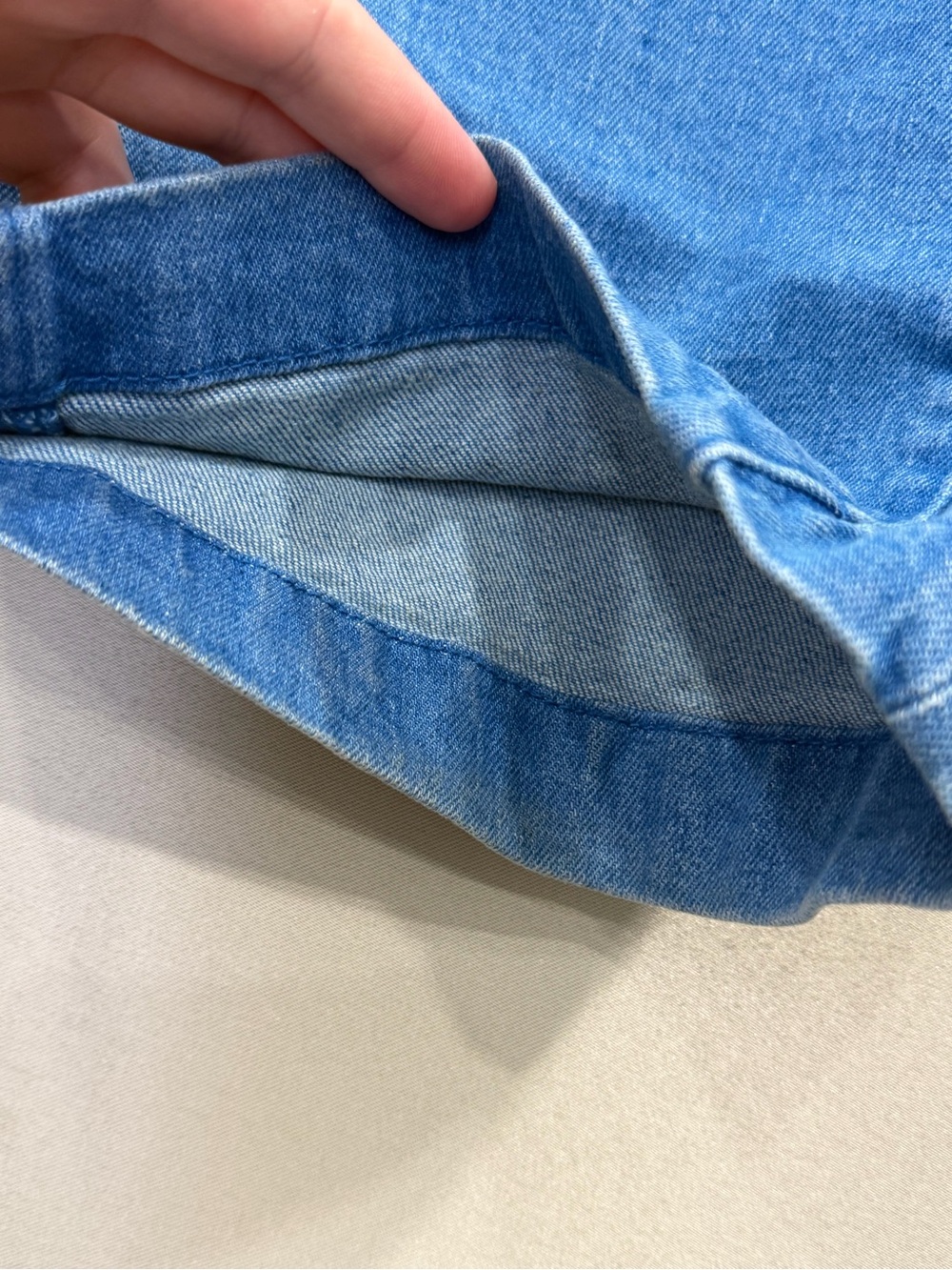 Old Navy Blue Wide-Leg High-Rise Jeans with Button Detail - Picture 4 of 10